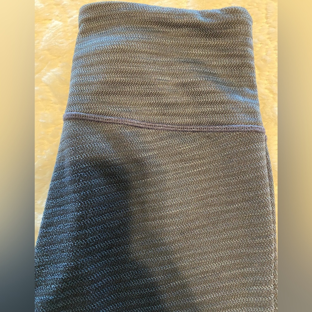 Athleta High Rise Jacquard Chaturanga Tights/Leggings size Small Tall Navy Blue